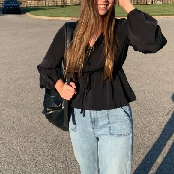 SHEIN black top with tie and button on neckline with bell sleeves - Picture 2 of 5